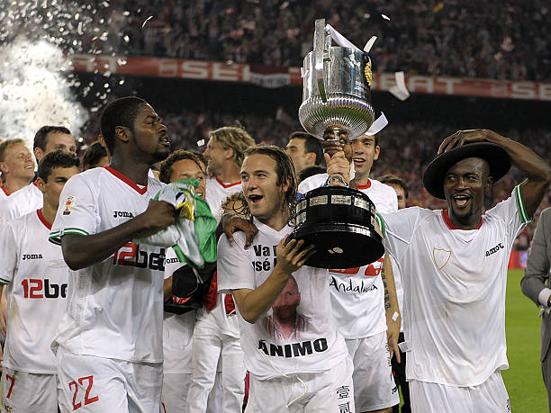 的表现更显 的表现更显